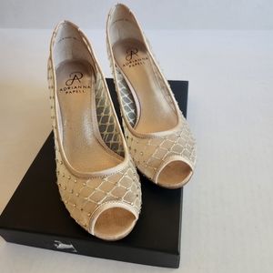 ADRIANNA PAPELL (NUNE) SABA MESH / SHEENA HEELS